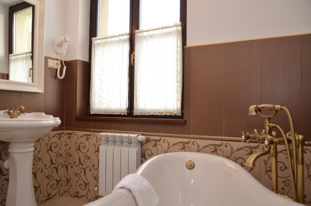 Chateau Royal Hotel Berezovka  الغرفة الصورة